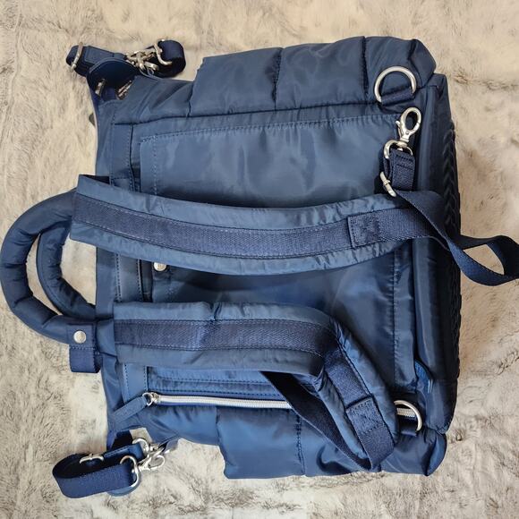 NWT Itzy Ritzy Chic Blue Puffer Dream Convertible Baby Diaper Bag - Picture 5 of 9